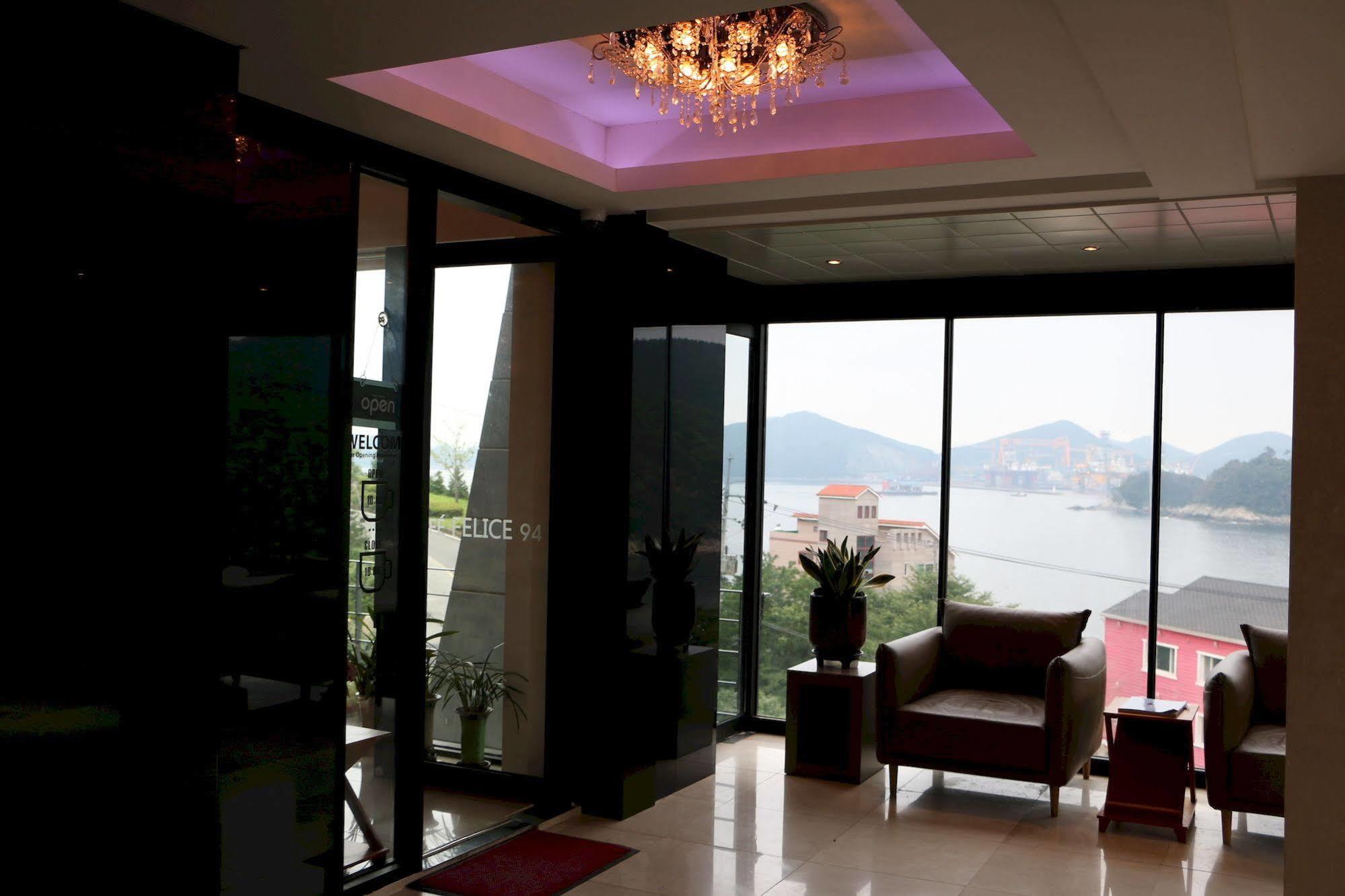 Radiance Tourist Hotel Geoje Exterior foto