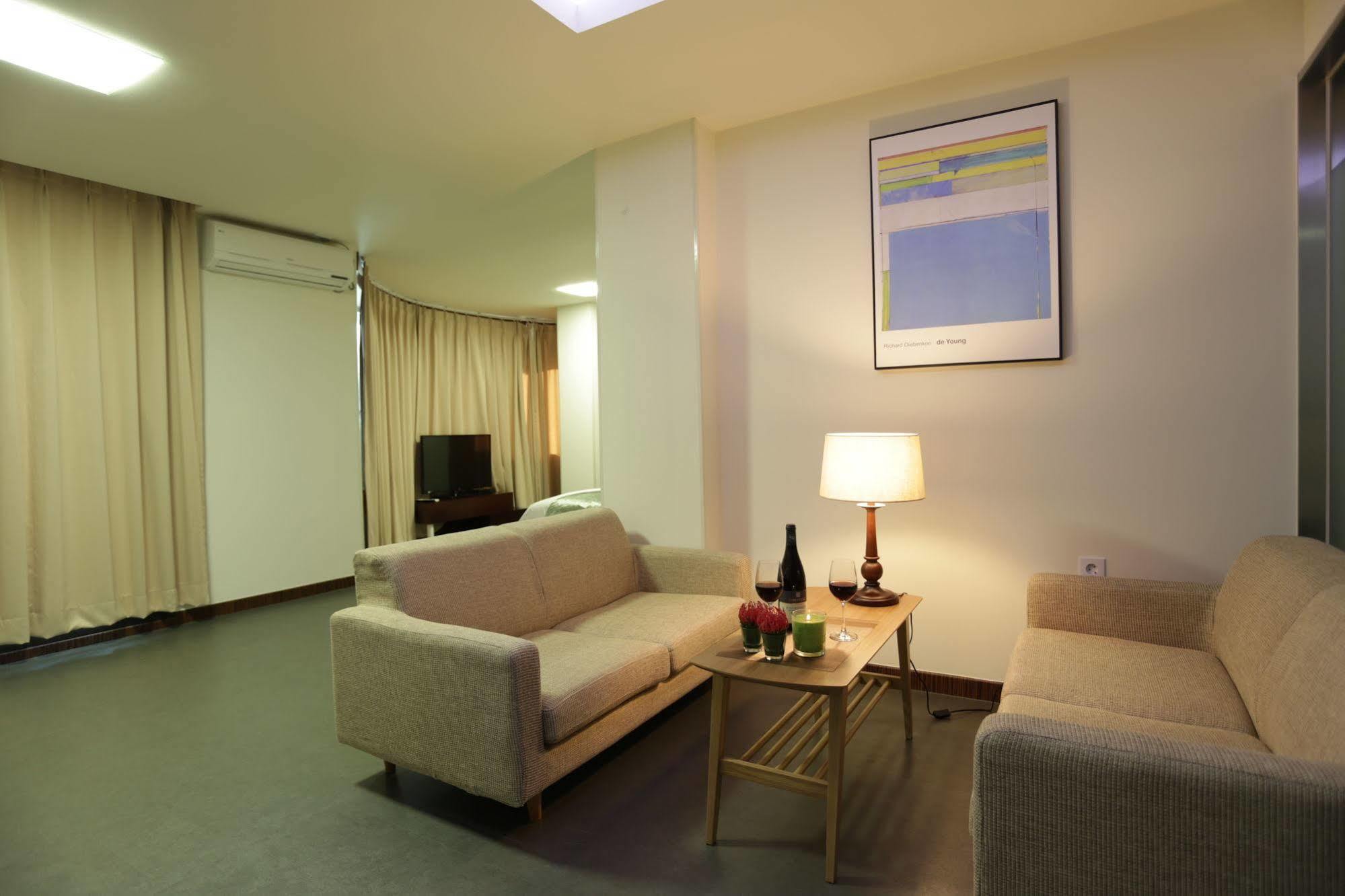 Radiance Tourist Hotel Geoje Exterior foto