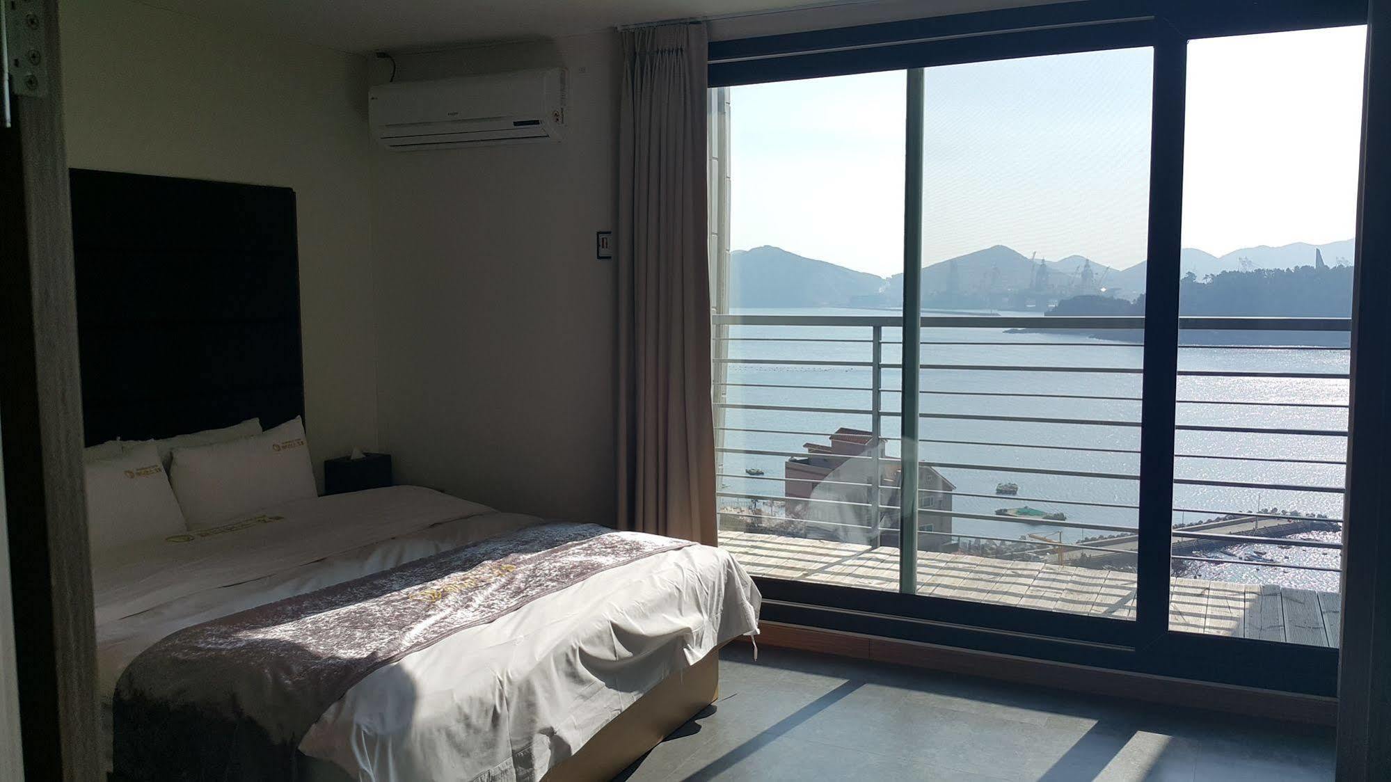 Radiance Tourist Hotel Geoje Exterior foto